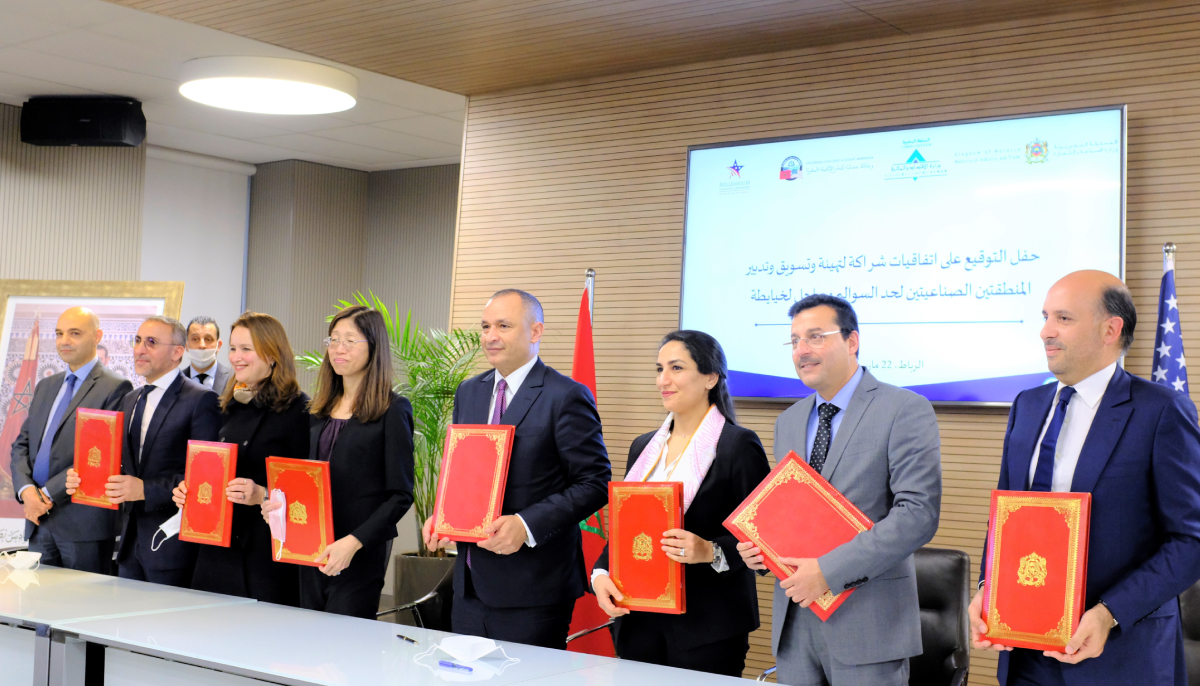 Signature des conventions de Partenariat Public Privé portant sur l’aménagement, la commercialisation et la gestion des parcs industriels de Had Soualem et Sahel Lakhyayta